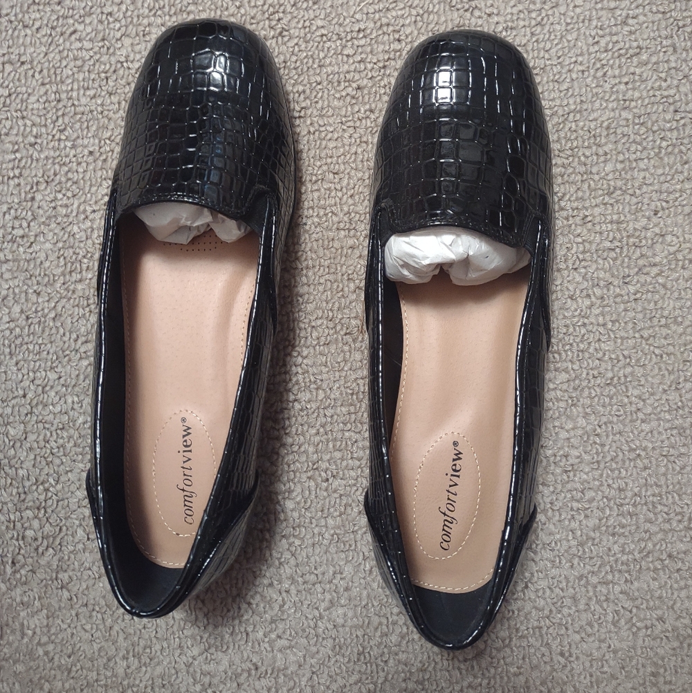 Comfortview Glossy Black Embossed Loafers